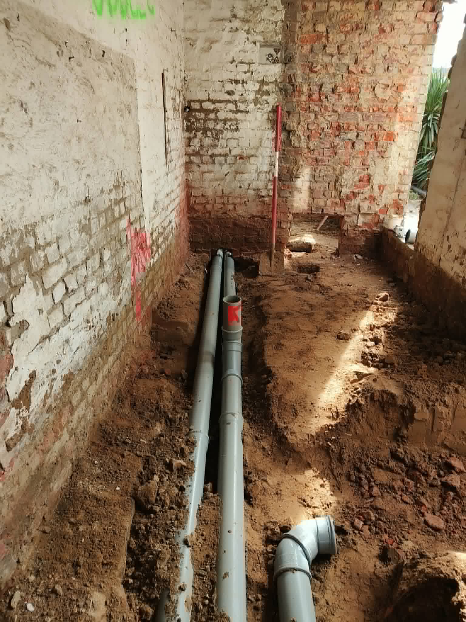 Gescheiden riolering binnenshuis in Veurne door DDC